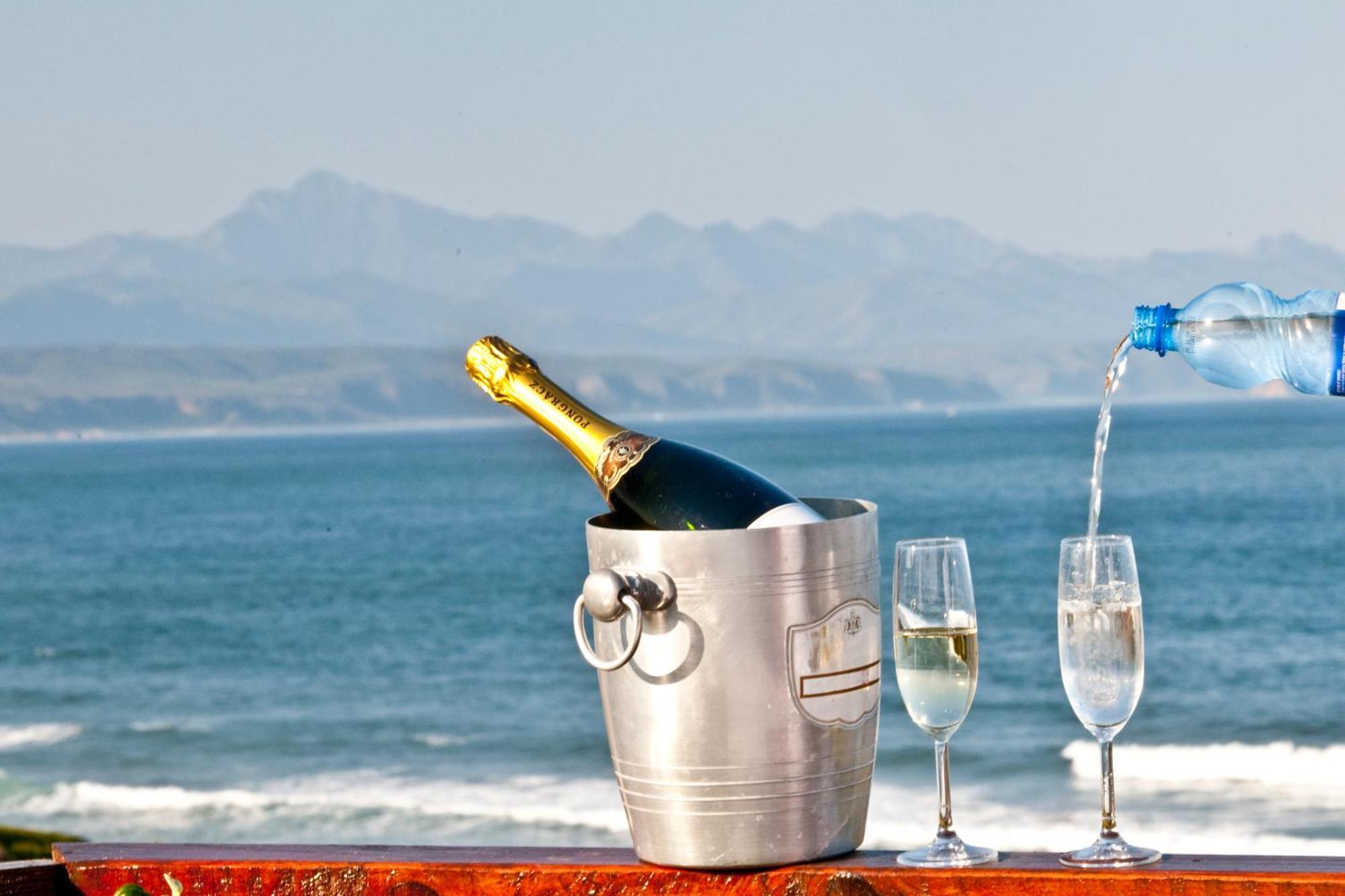Dolphins' Playground Beachfront B&B Plettenberg Bay Exteriér fotografie